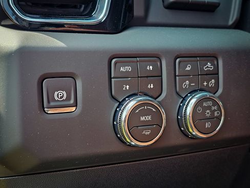 New 2026 GMC Sierra 3500 Denali Ultimate AWD/4WD image 19