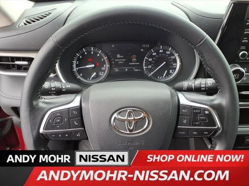 Used 2021 Toyota Highlander XLE image 19