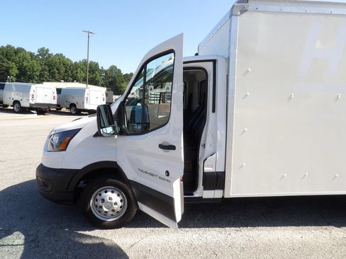 Used 2022 Ford Transit 350 DRW RWD image 13