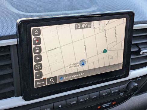 Used 2023 Hyundai Venue Limited image 13