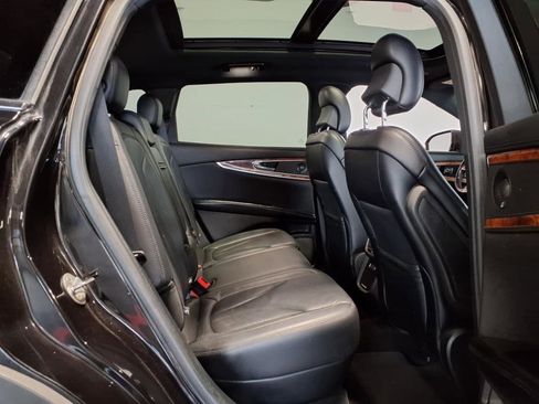 Used 2019 Lincoln Nautilus Reserve image 11