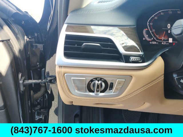 Used 2020 BMW 740i w/ Premium Package RWD image 17