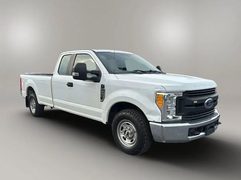 Used 2017 Ford F250 XL w/ Power Equipment Group image 7