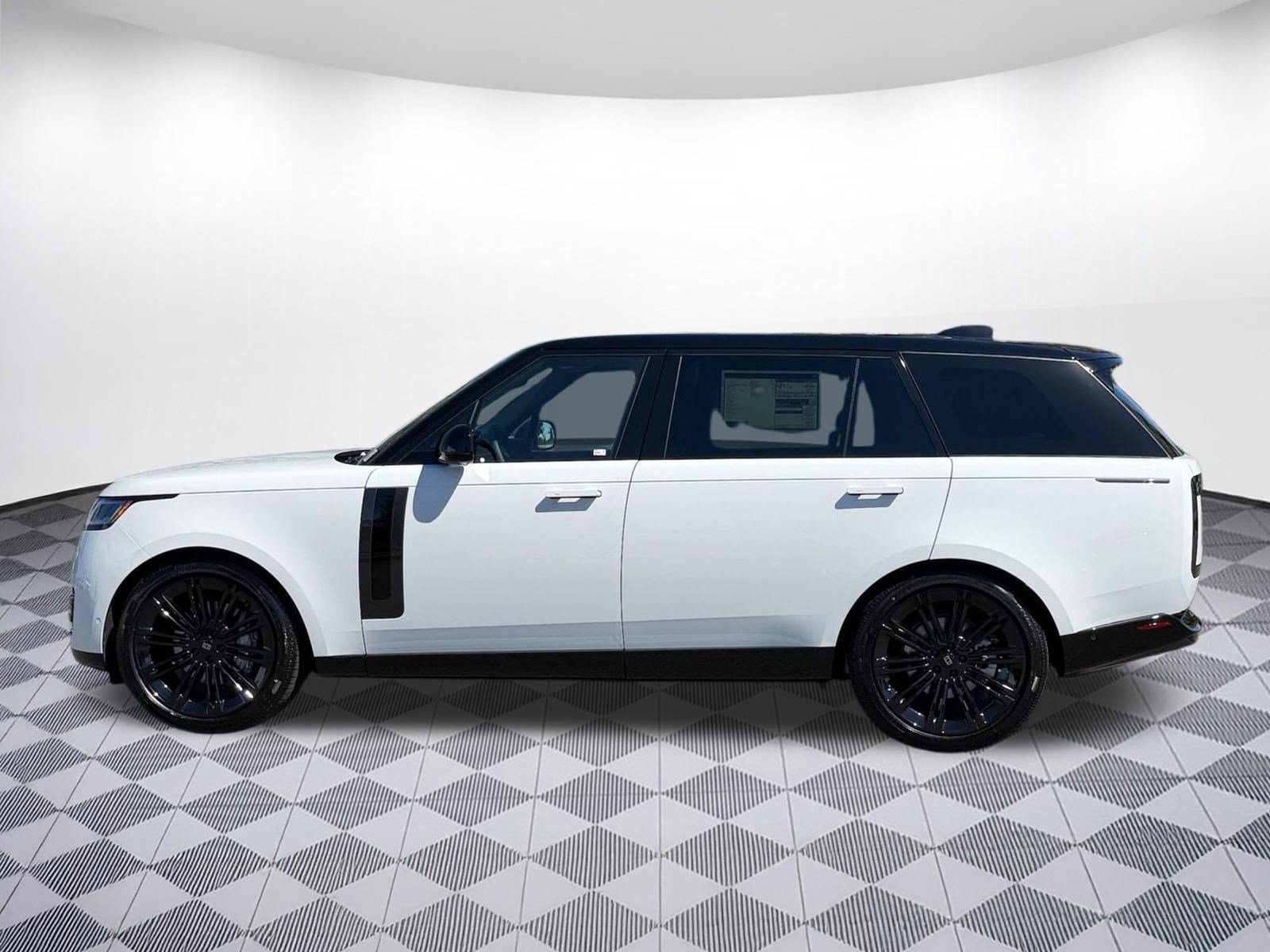 New 2027 Land Rover Range Rover Long Wheelbase SE AWD/4WD image 2