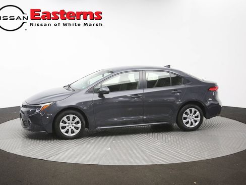 Used 2023 Toyota Corolla LE w/ Carpet Mat Package (TMS) FWD image 53