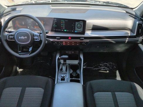 Used 2024 Kia Sorento LX FWD image 14