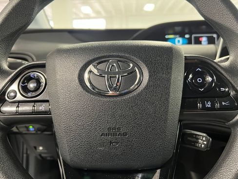 Certified 2022 Toyota Prius LE FWD image 31