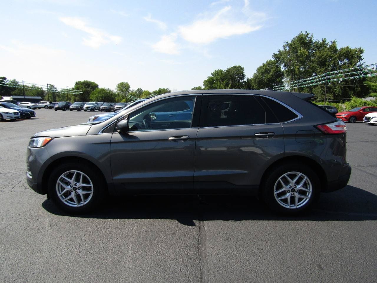 Used 2023 Ford Edge SEL AWD/4WD image 4