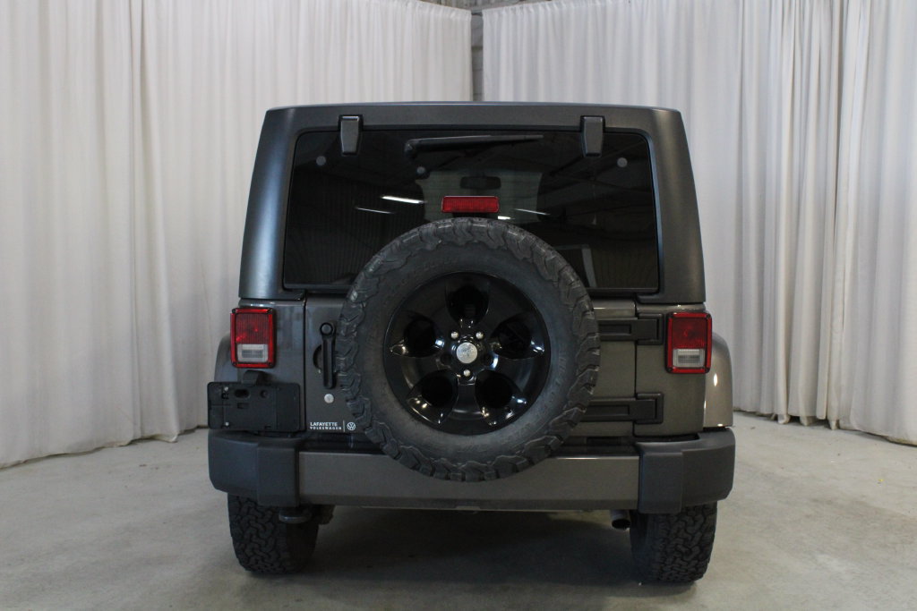 Used 2017 Jeep Wrangler Unlimited Sahara w/ Connectivity Group AWD/4WD image 22