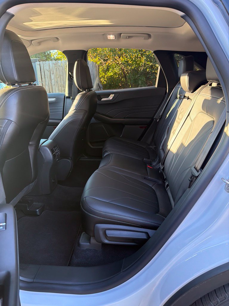 Used 2025 Ford Escape SE w/ PHEV Premium Package FWD image 9