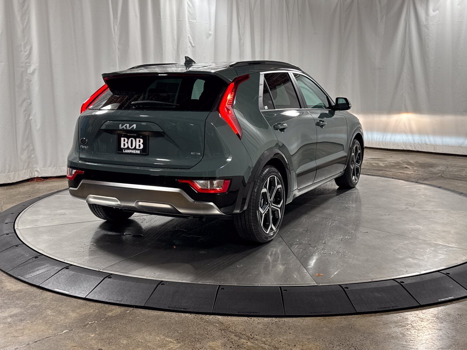 Used 2023 Kia Niro EX Touring FWD image 8