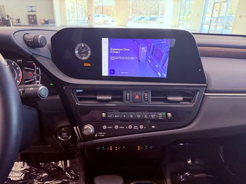 Certified 2025 Lexus ES 350 w/ Premium Package image 24