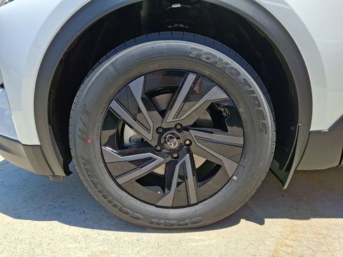 New 2026 Toyota C-HR AWD/4WD image 4