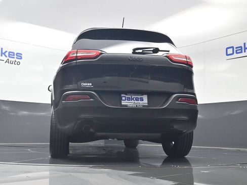Used 2015 Jeep Cherokee Latitude w/ Comfort/Convenience Group FWD image 41