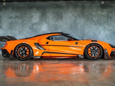 Used 2018 Ford GT RWD image 14