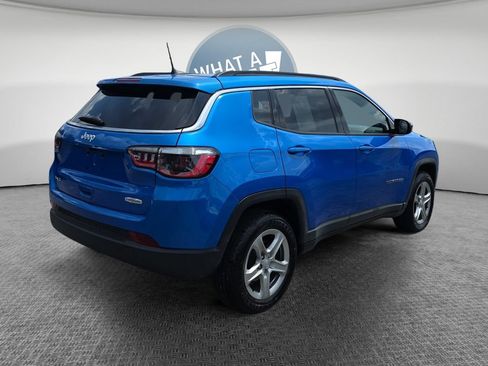 Used 2023 Jeep Compass Latitude w/ Convenience Group AWD/4WD image 3