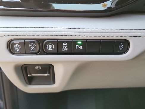 Certified 2025 Acura MDX SH-AWD w/ Advance Package image 27