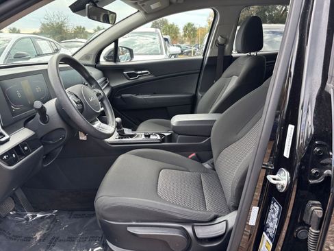 Used 2025 Kia Sportage LX image 27