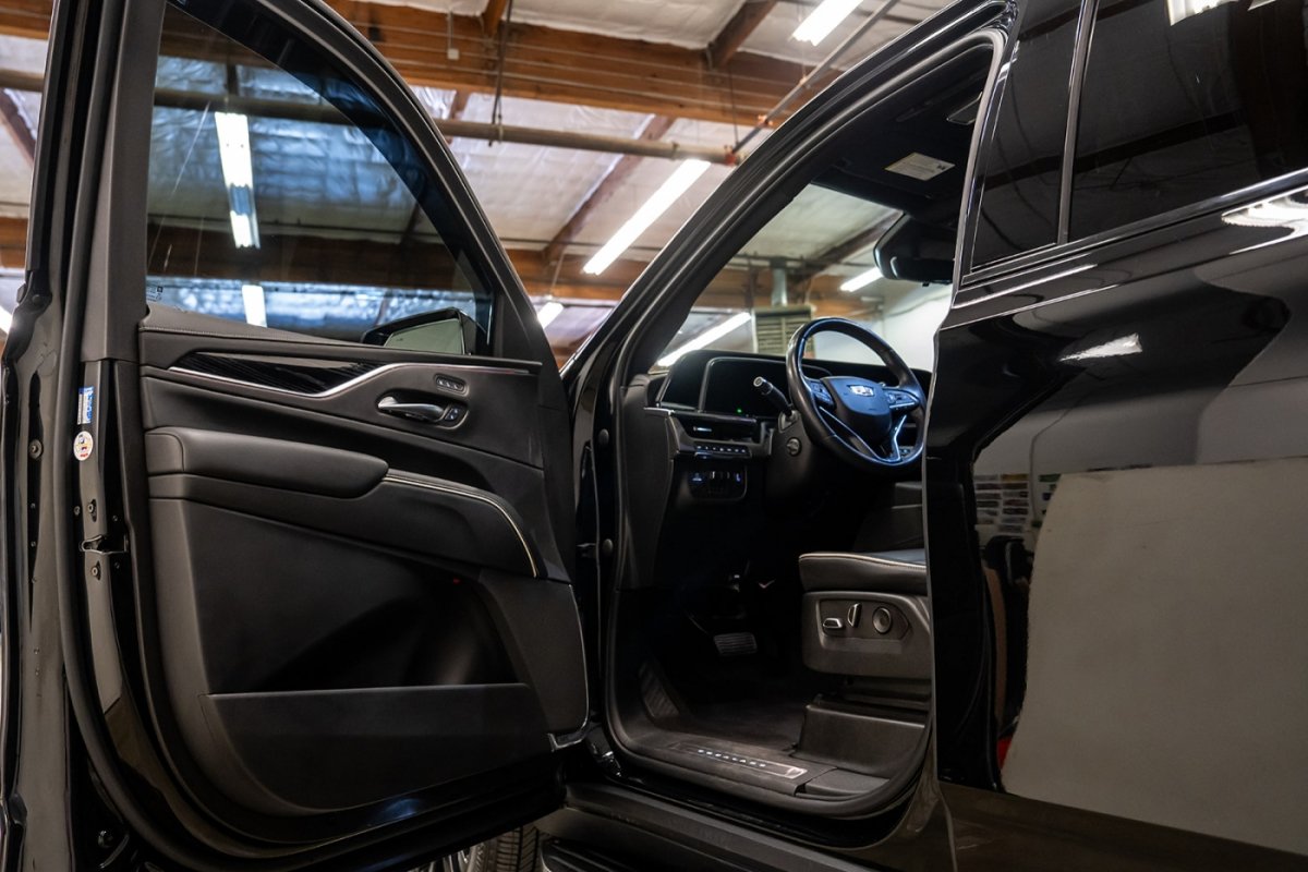 Used 2023 Cadillac Escalade ESV Sport w/ Touring Package AWD/4WD image 10