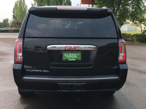 Used 2020 GMC Yukon XL Denali AWD/4WD image 5