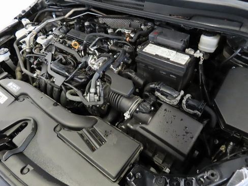 Used 2024 Toyota Corolla LE image 32