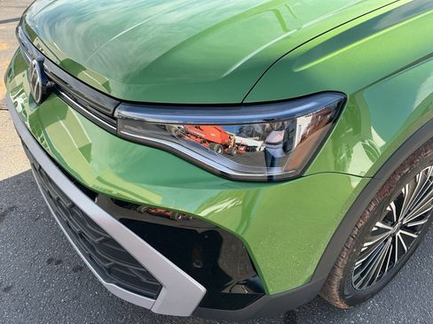 New 2026 Volkswagen Taos SE image 26