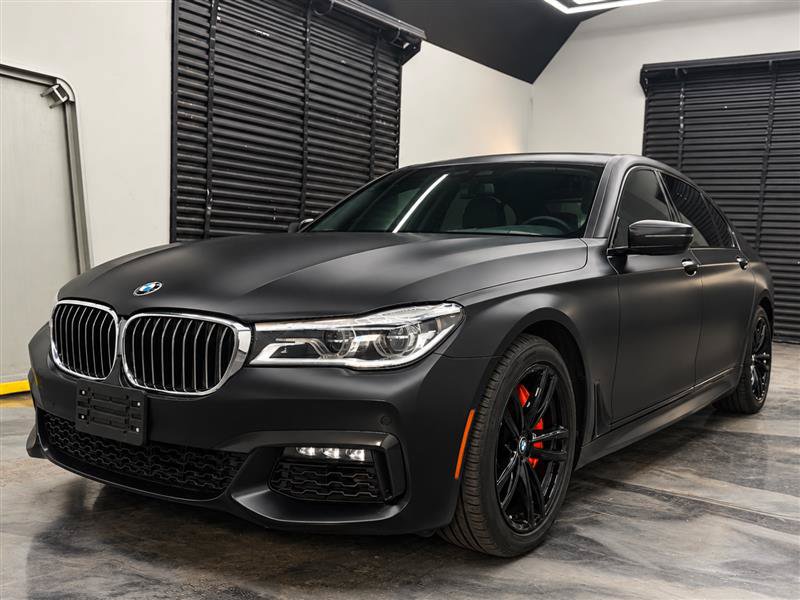 Used 2018 BMW 750i xDrive AWD/4WD image 1