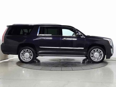 Used 2018 Cadillac Escalade ESV Platinum image 11