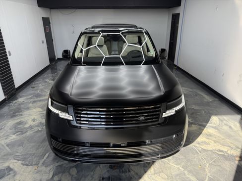 Used 2023 Land Rover Range Rover SV image 9