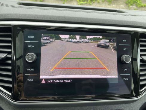 Certified 2023 Volkswagen Atlas SEL AWD/4WD image 16