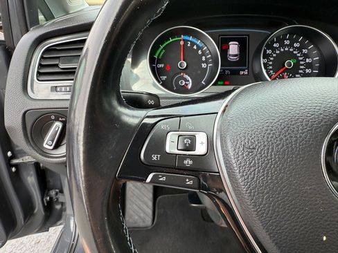 Used 2019 Volkswagen e-Golf SE w/ Driver Assistance Package image 27