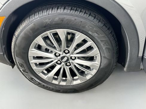 Used 2024 Cadillac XT4 Premium Luxury image 30