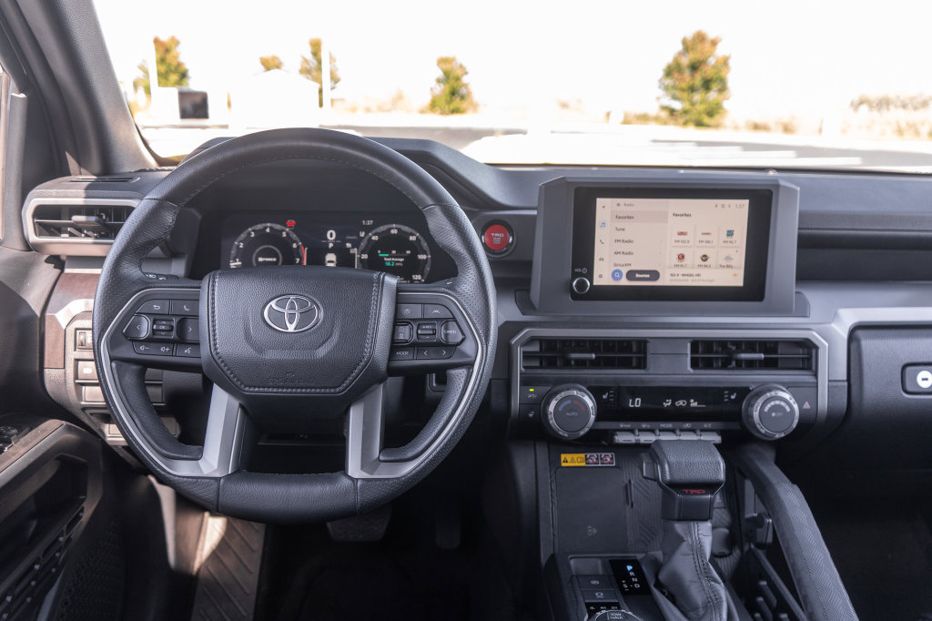 Used 2025 Toyota 4Runner TRD Off-Road AWD/4WD image 15
