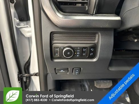 New 2026 Ford F350 Lariat w/ Black Appearance Package image 41