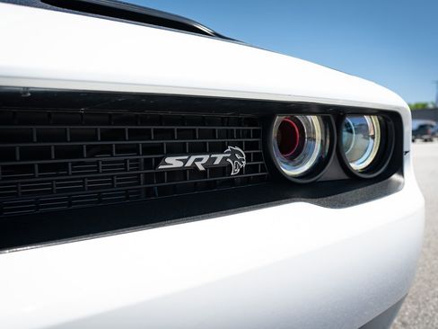 Used 2019 Dodge Challenger SRT Hellcat RWD image 9