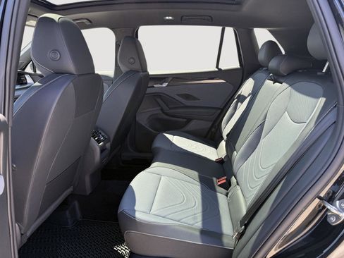 New 2026 Volkswagen Tiguan SE R-Line AWD/4WD image 10