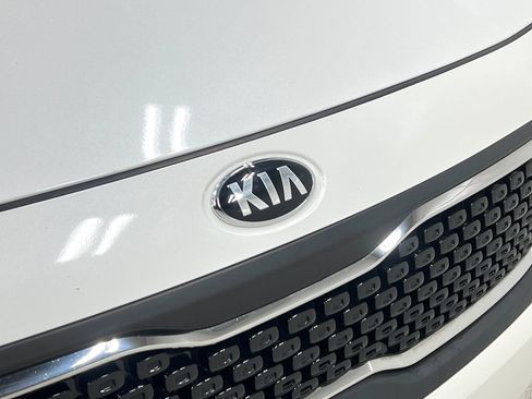 Used 2019 Kia Niro LX image 37