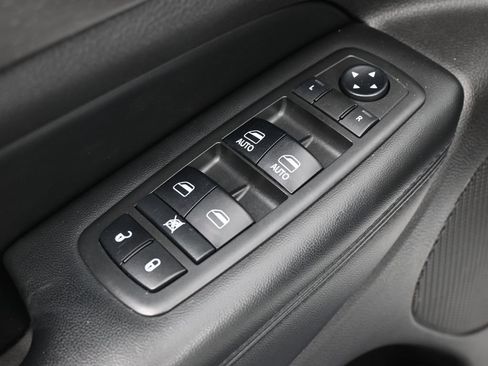 Used 2018 Jeep Grand Cherokee Altitude image 14