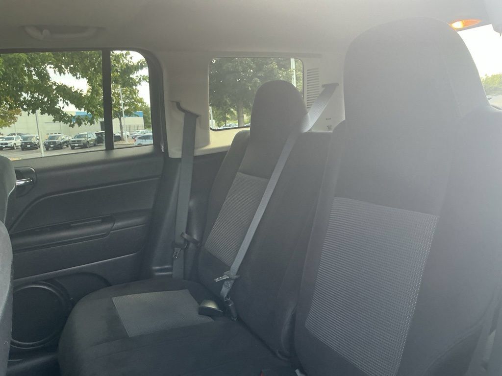 Used 2015 Jeep Patriot Latitude w/ Sun/Sound Group AWD/4WD image 22