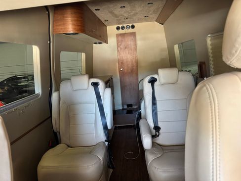 Used 2013 Mercedes-Benz Sprinter 2500 image 10