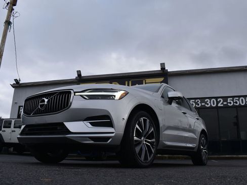 Used 2018 Volvo XC60 T8 Inscription w/ Vision Package image 8