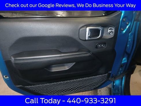 Used 2020 Jeep Wrangler Unlimited Sahara image 29