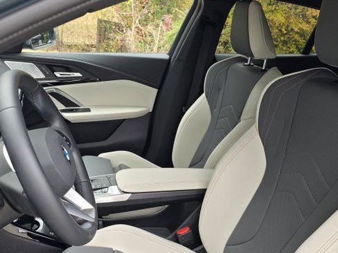 Certified 2025 BMW X2 xDrive28i w/ Convenience Package image 13