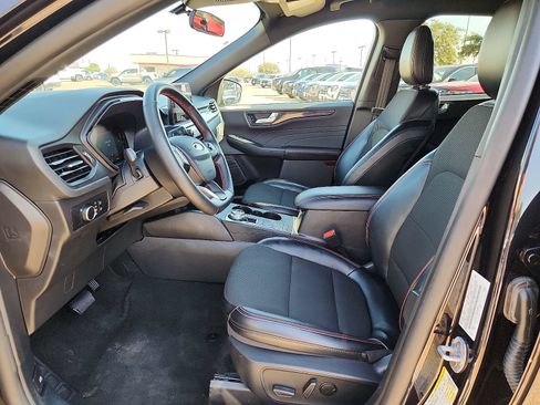 Used 2025 Ford Escape ST-Line FWD image 13