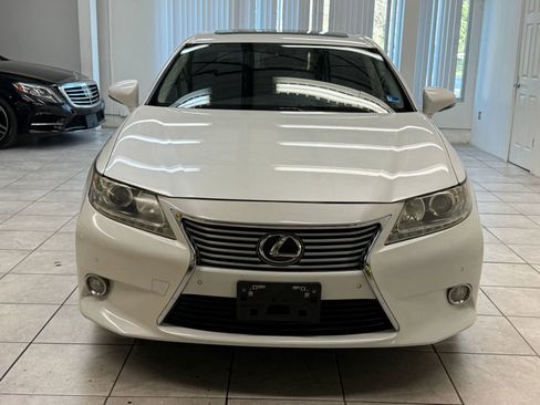 Used 2013 Lexus ES 350 w/ Luxury Pkg image 2