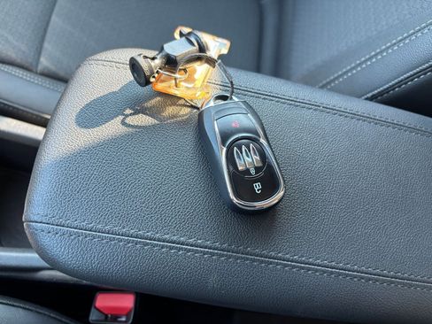 Used 2025 Buick Encore GX Preferred image 22