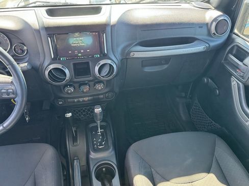 Used 2017 Jeep Wrangler Unlimited Sport w/ Connectivity Group image 16