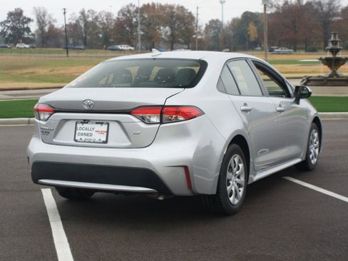 Used 2020 Toyota Corolla LE image 17