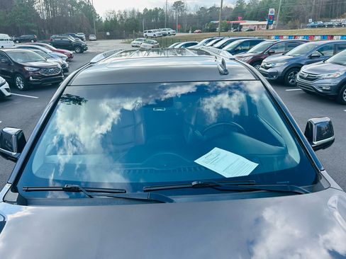 Used 2018 Cadillac Escalade Luxury image 9