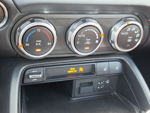 Used 2023 MAZDA MX-5 Miata Grand Touring RWD image 18